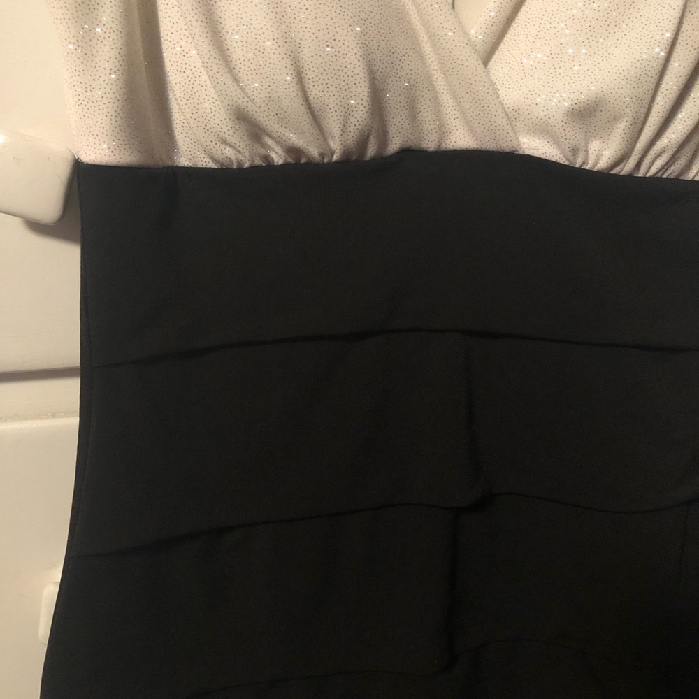 Dress - Picture 4 of 4